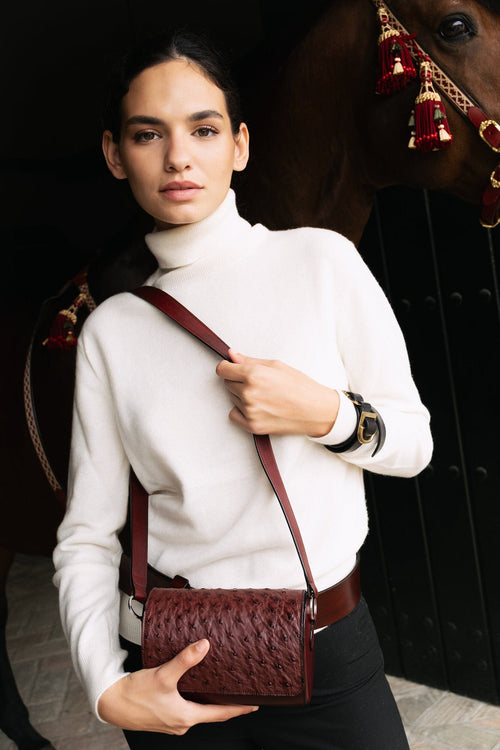 Bolso Violeta avestruz burdeos