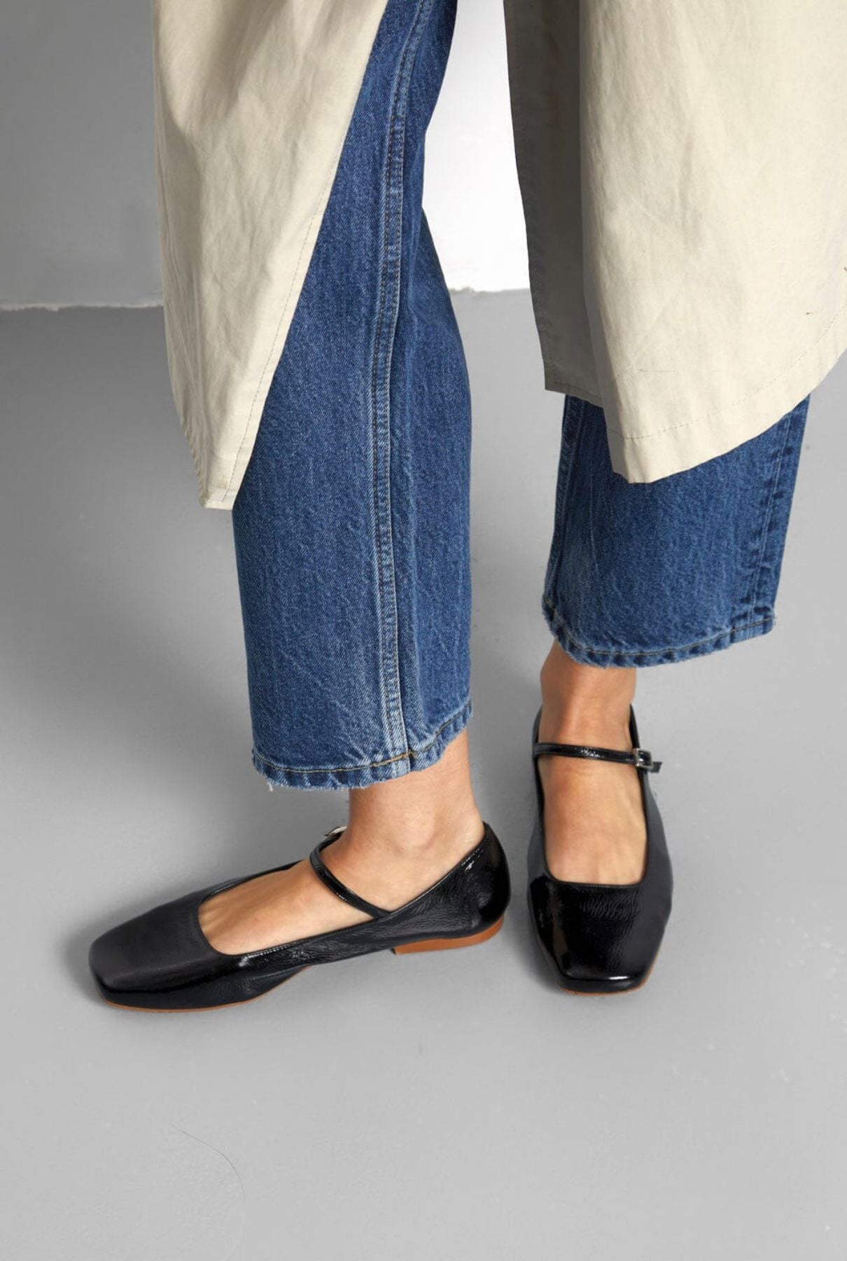 Julieta Mary Janes in Black Patent Leather