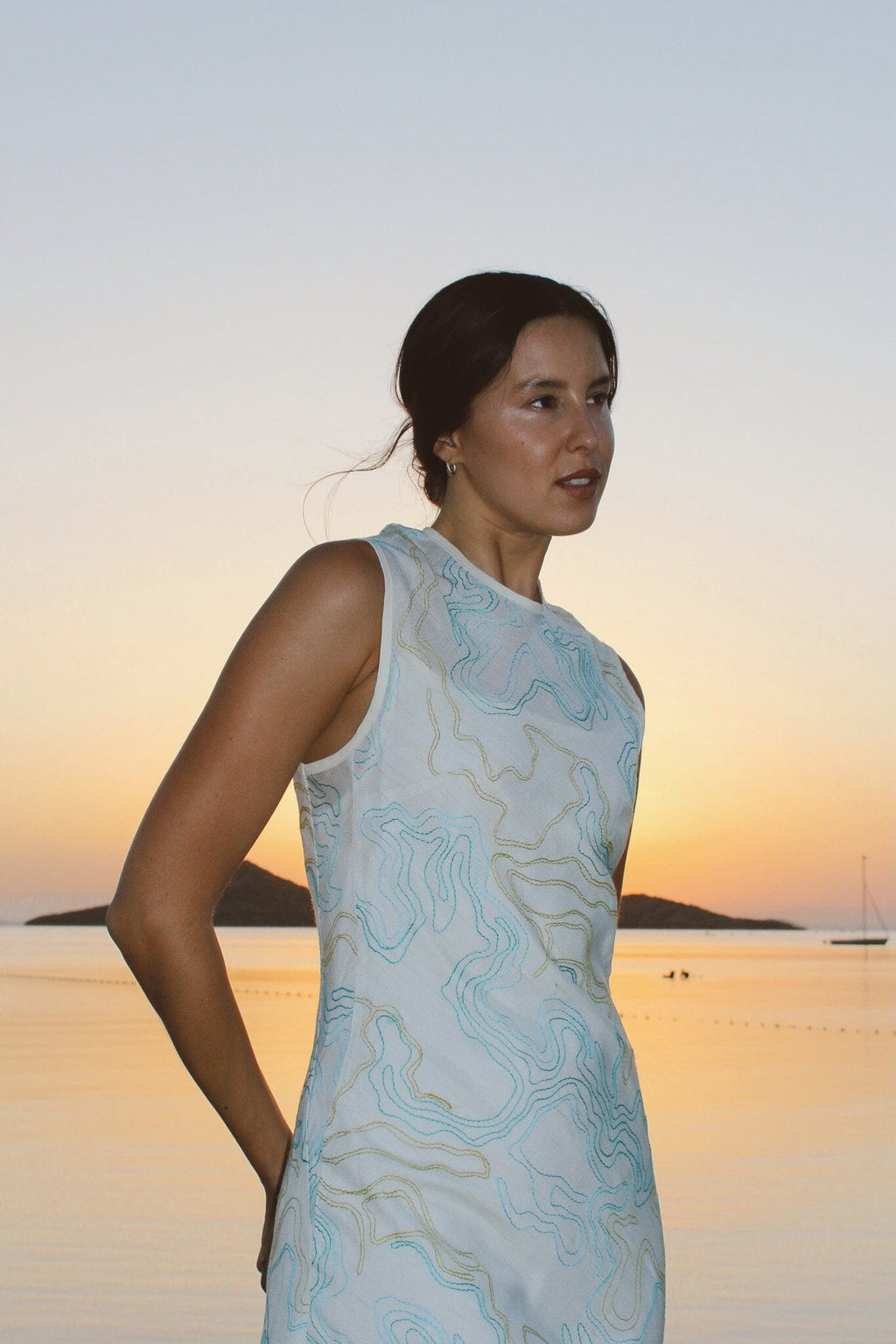 Vestido Sosiego Bordados Azules