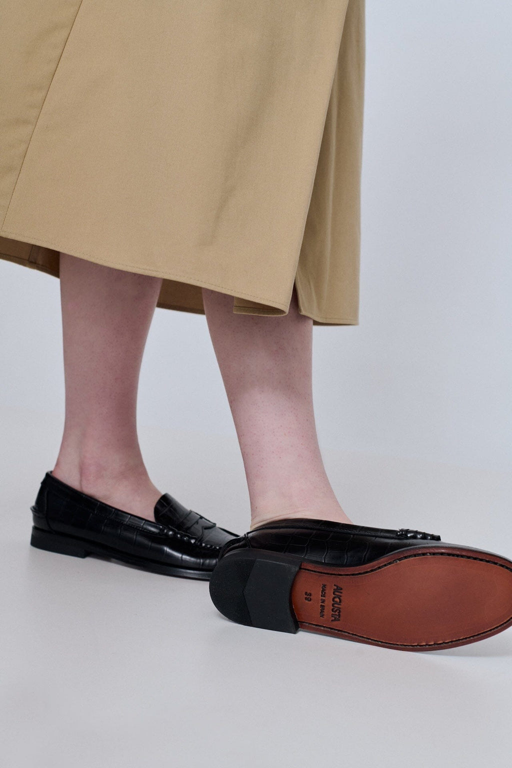 Zoe Loafers in Croc-effect Black Leather