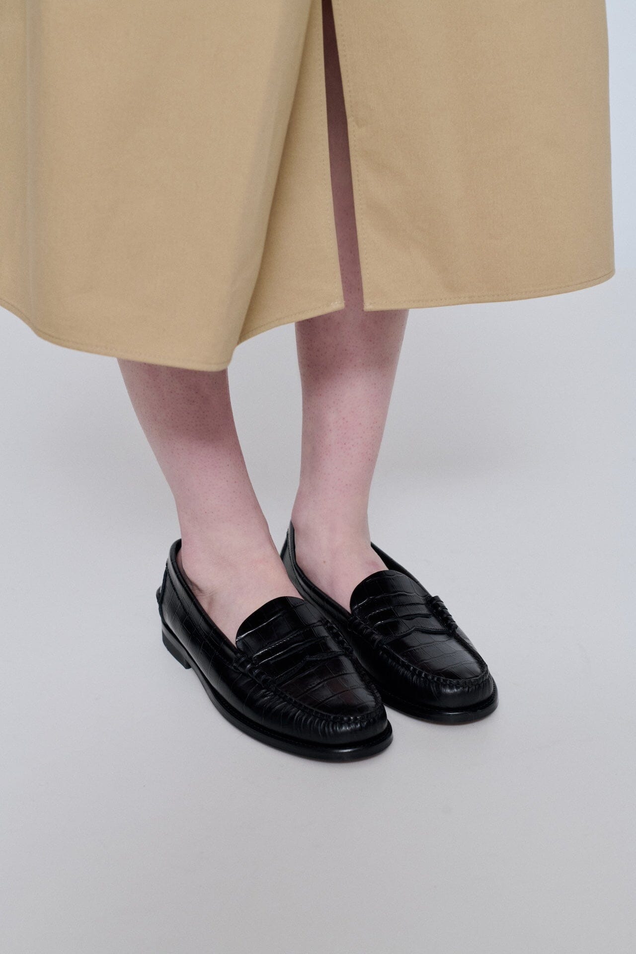 Zoe Loafers in Croc-effect Black Leather