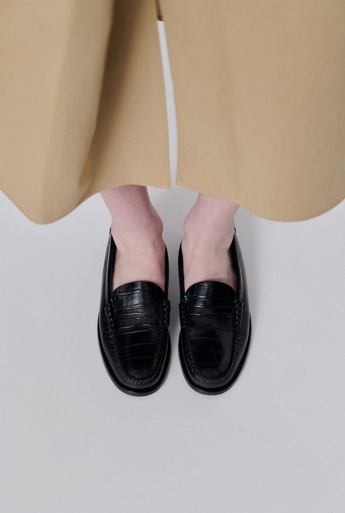 Zoe Loafers in Croc-effect Black Leather